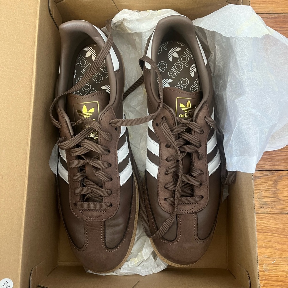 NIB Adidas Women’s Samba OG Sneakers in Brown and White